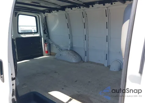 2005 Chevrolet Express z USA, uszkodzony, nr VIN 1GCFG15X951192053